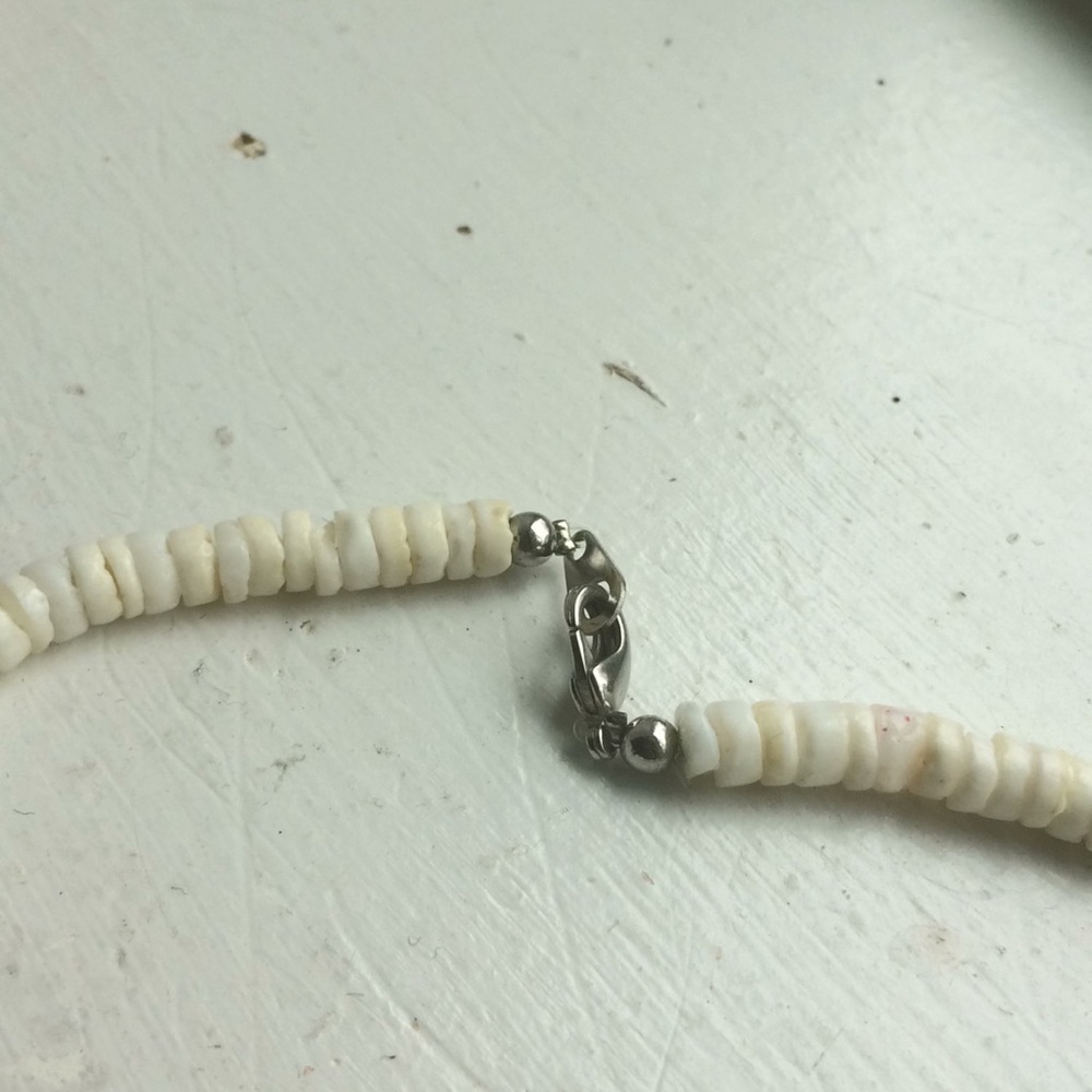 shark tooth necklace - Picture 3 of 3